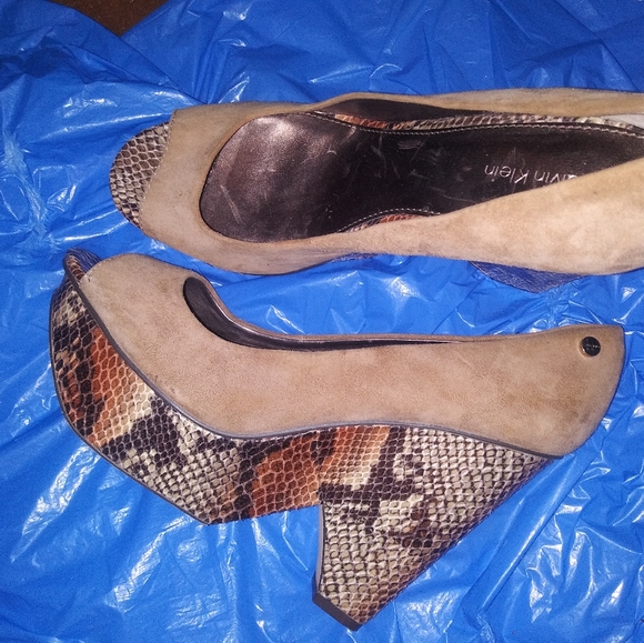 Shoes - Picture 4 of 4